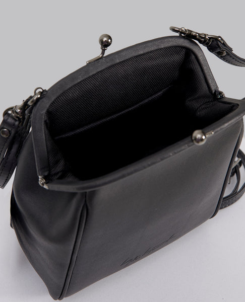 CLASP MEDIUM SHOULDER BAG