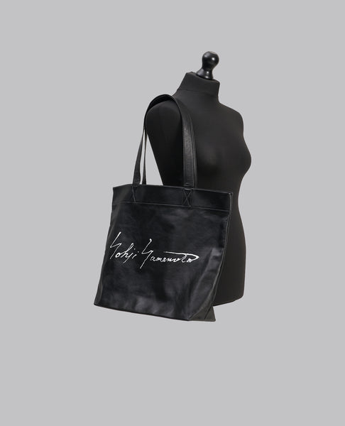 SIGNATURE LEATHER TOTE