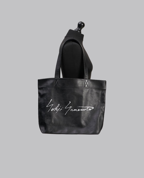 SIGNATURE LEATHER TOTE