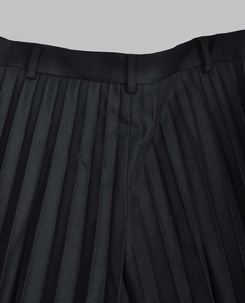 FULLY PLEATED SKIRTING SHORTS