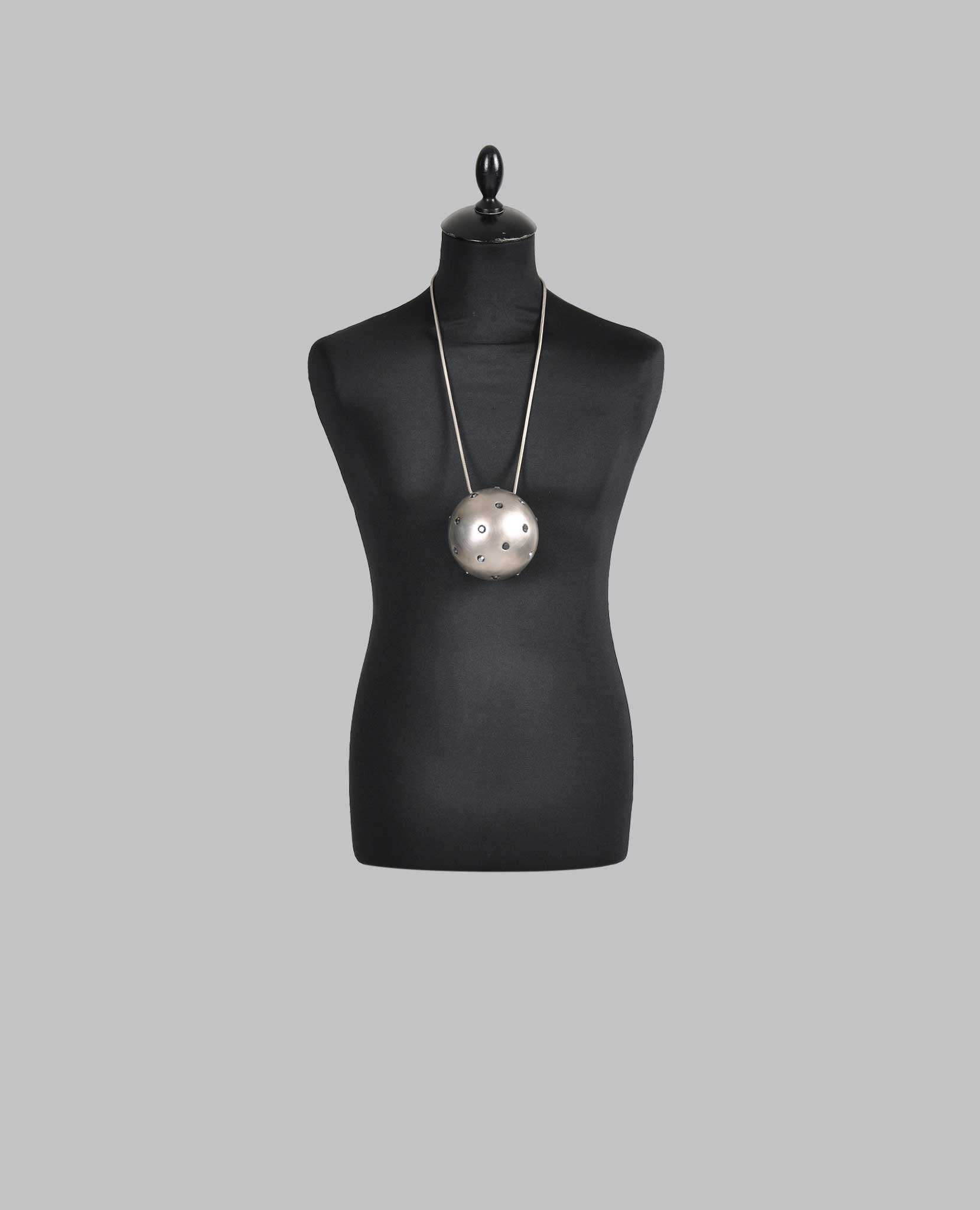 PORTERVILLE RUNWAY JUMBO ORB PENDANT