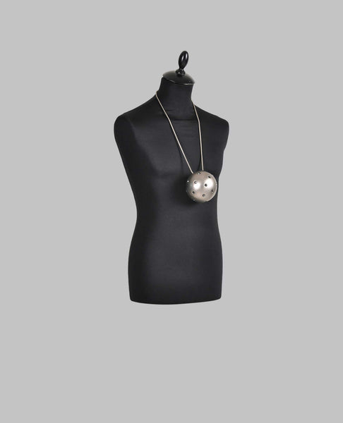 PORTERVILLE RUNWAY JUMBO ORB PENDANT