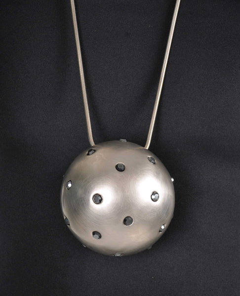 PORTERVILLE RUNWAY JUMBO ORB PENDANT