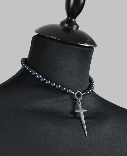 BLACK PEARL DAGGER CHOKER