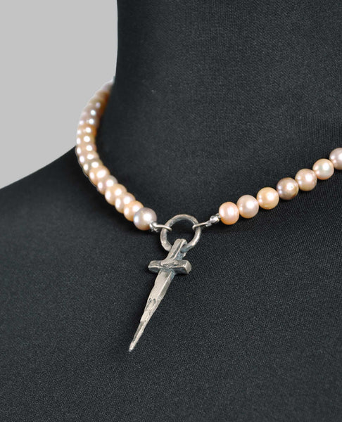 PINK PEARL DAGGER CHOKER