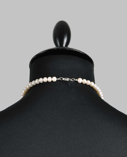 WHITE PEARL DAGGER CHOKER