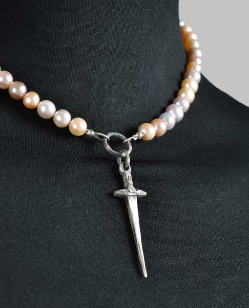 PINK PEARL DAGGER CHOKER